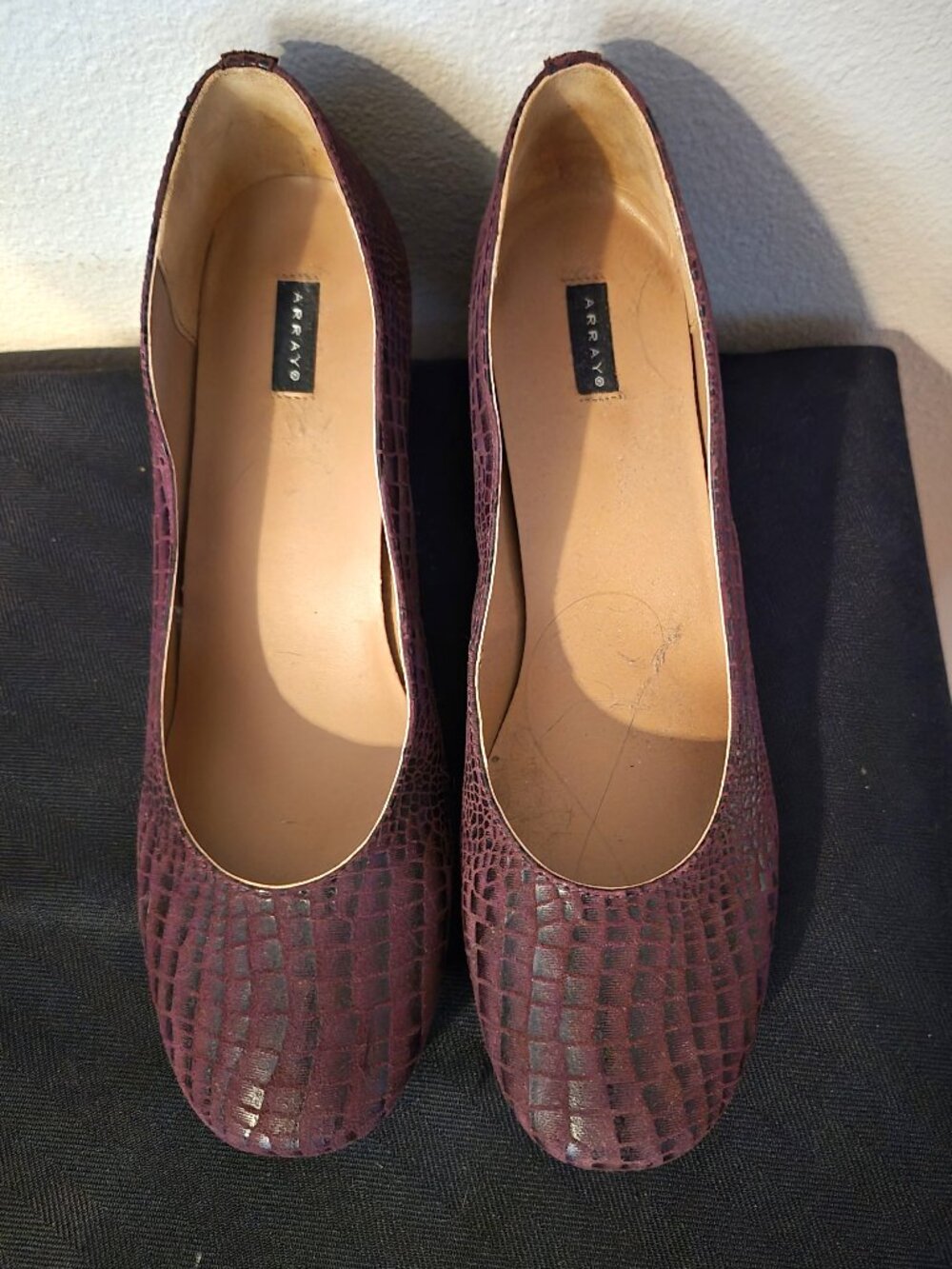 NWOT Array Burgandy Leather Pumps Size 9M